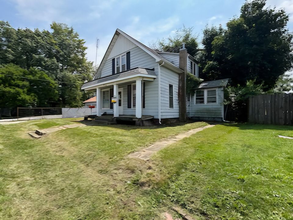 2nd image of 44 W Myrtle St