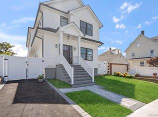 101 Brown Street, Mineola, NY 11501