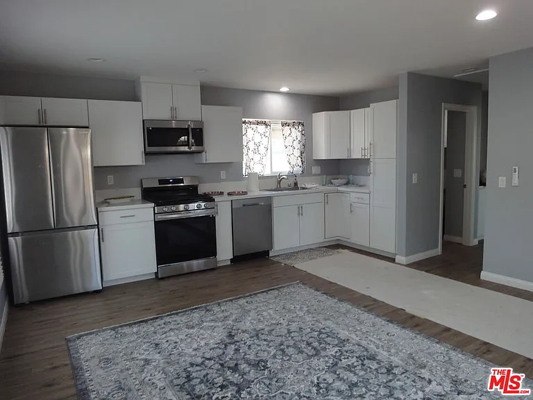 1151 Royal Ave — Photo 5