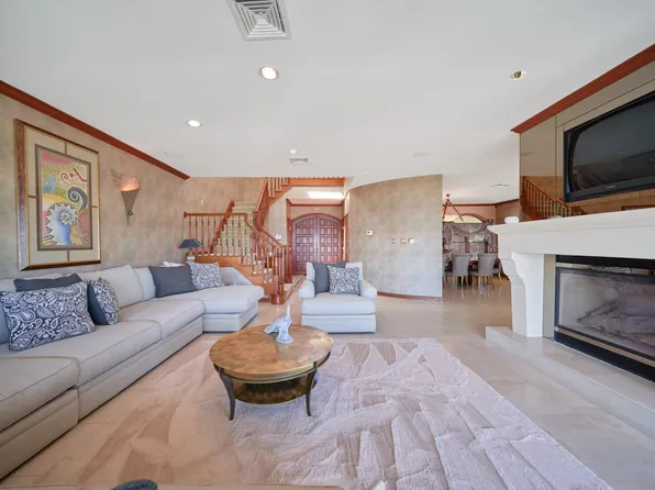 3411 Country Club Road image 4 of 64