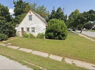 27 Carl St, Valley Stream, NY 11580