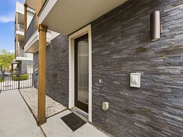 708 Schwartz St — Photo 24