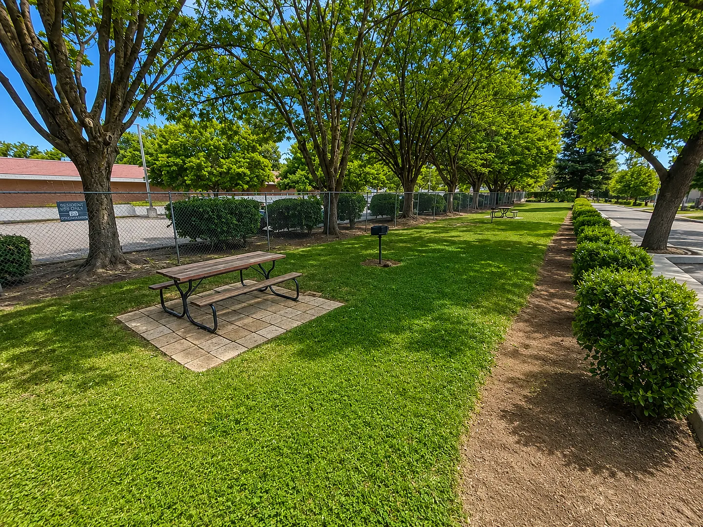 Sherman Village — Photo 4