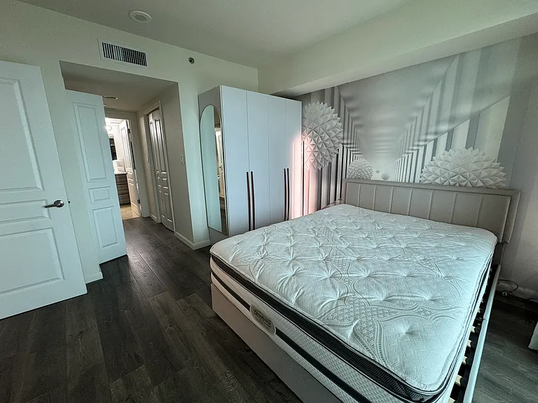 300 S Duval St #1810 — Photo 16