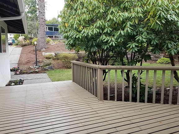 3rd image of 17805 NE 8th Pl