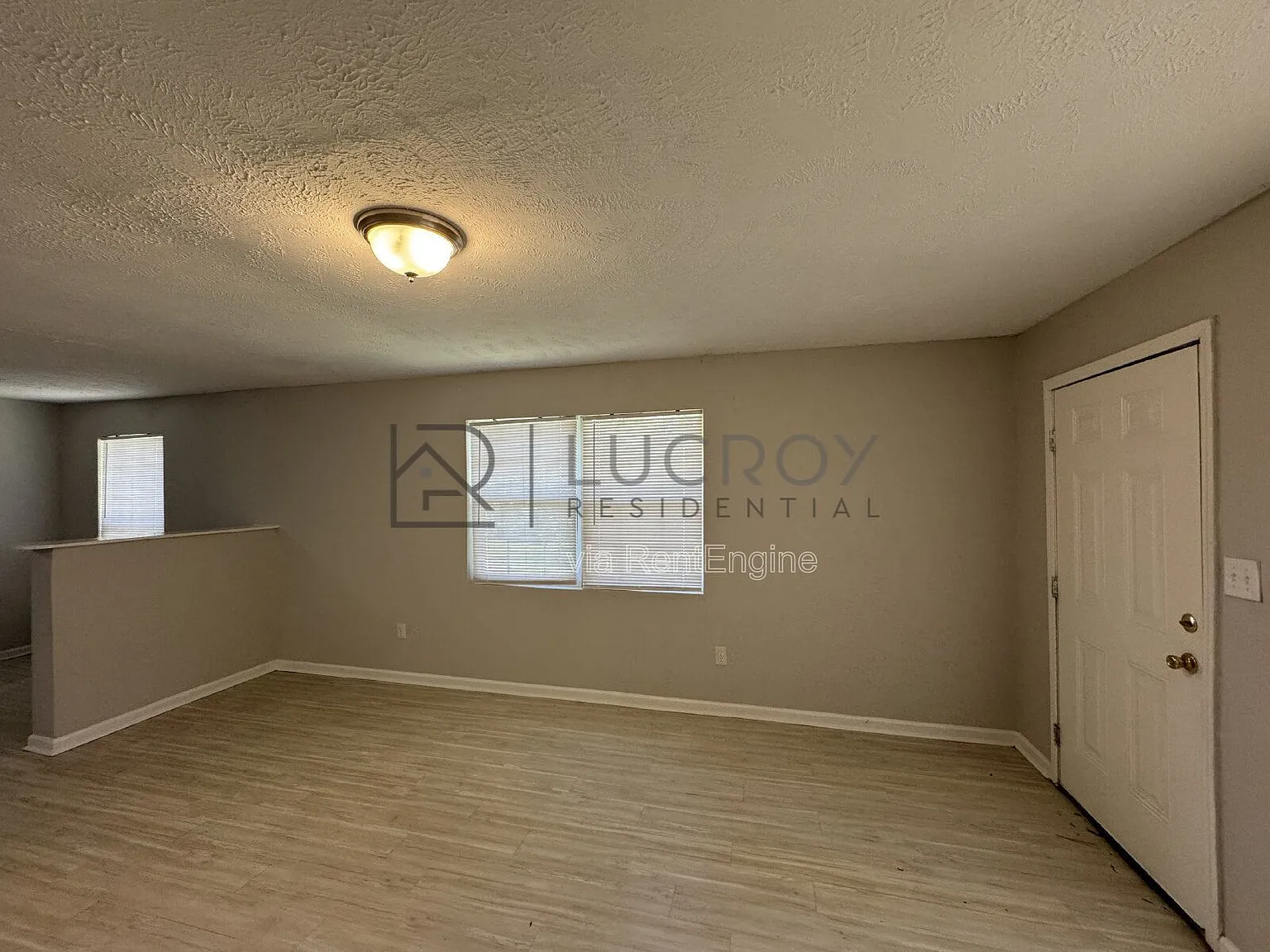 2 bed, 1.0 bath, 900 sqft, $1,000 — Photo 3