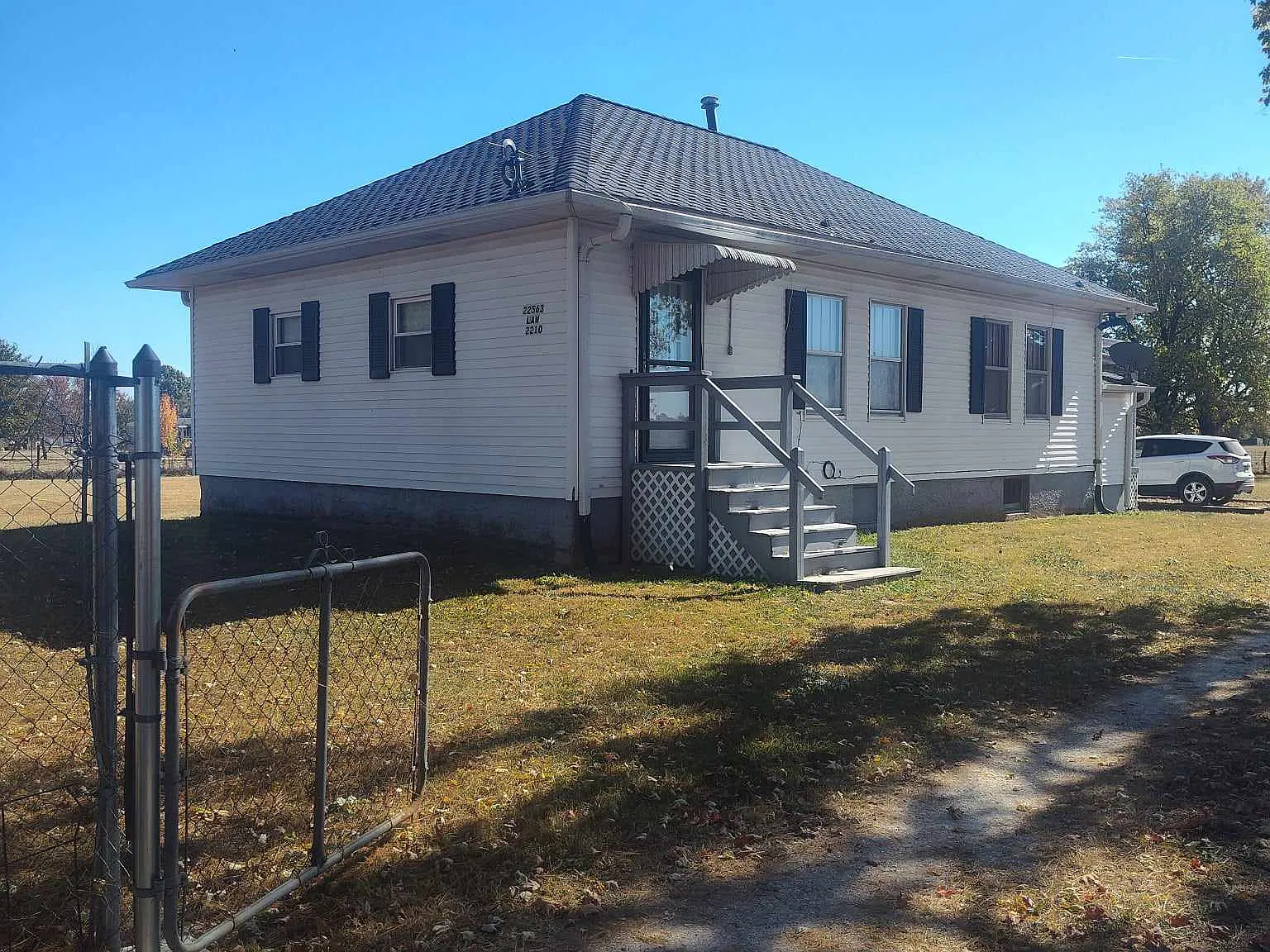 2 bed, 1200 sqft, $1,200 — Photo 1