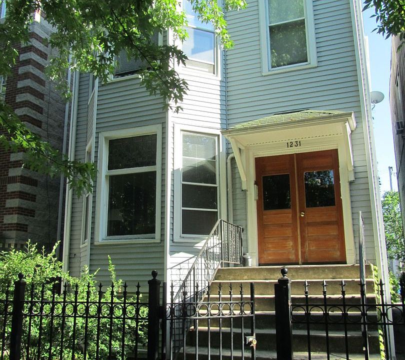 1st image of 1231 W Roscoe St #1