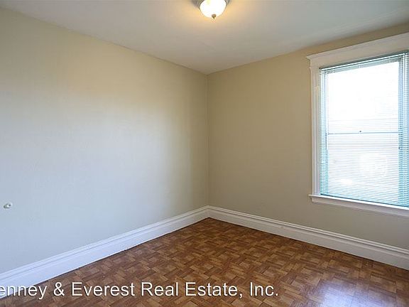 5th image of 735 Greenwich St