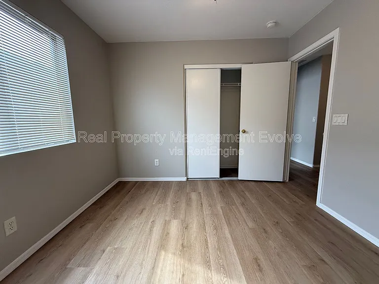 12438 W Hearn Rd — Photo 19