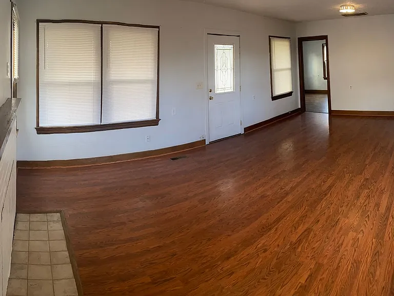 2439 Homedale Rd — Photo 6