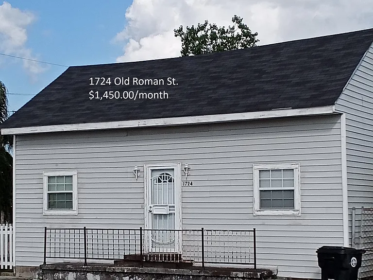 1724 Old Roman St — Photo 1