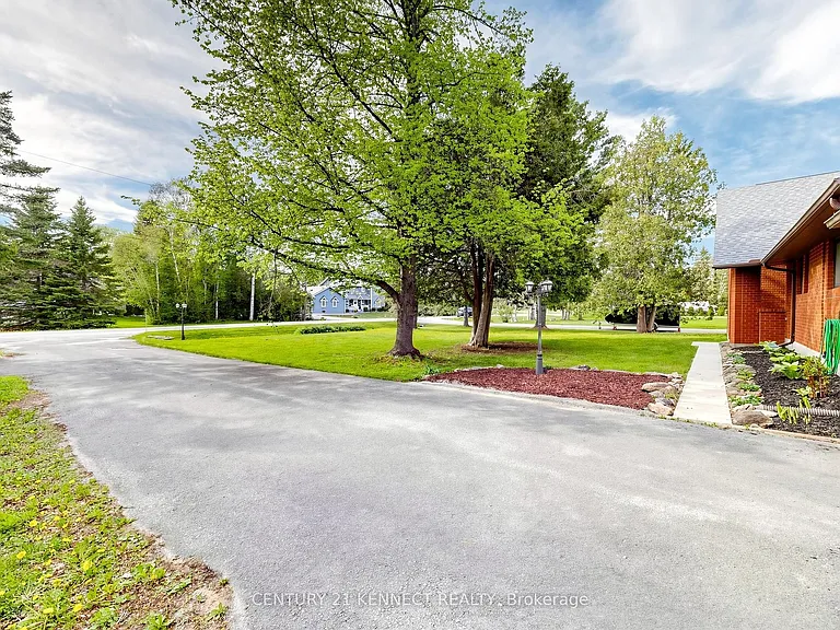 44 Pinewood Blvd — Photo 5