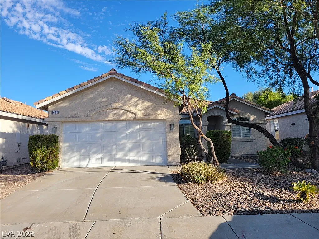 3 bed, 2.0 bath, 1136 sqft, $1,995 — Photo 1