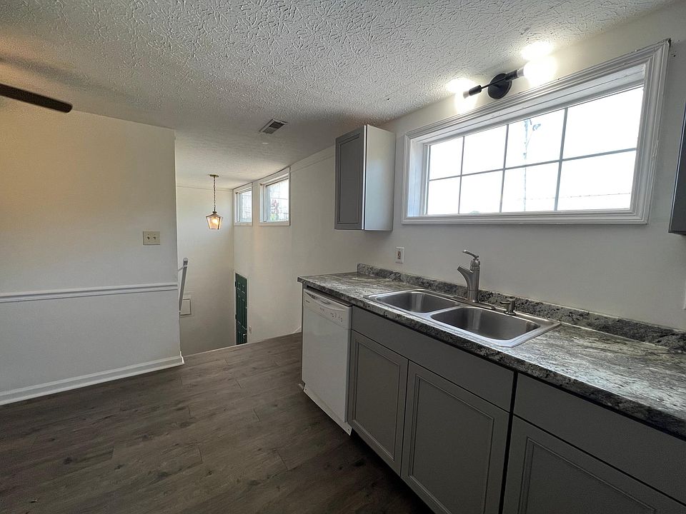 1st image of 1777 Holly Dr #B