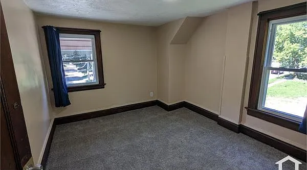 443 W Thornton St — Photo 23