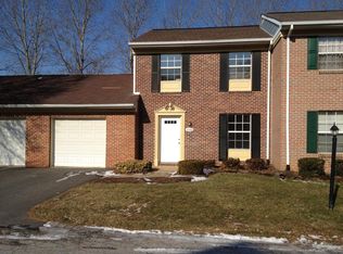 1122 Apple Valley Dr, Red Lion, PA 17356