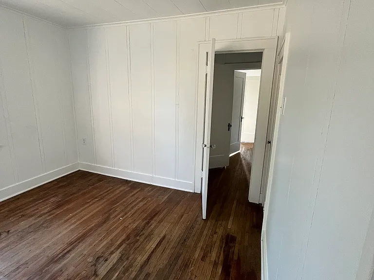 109 S Wald Ave — Photo 9