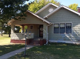 102 S Main St, Hope, KS 67451