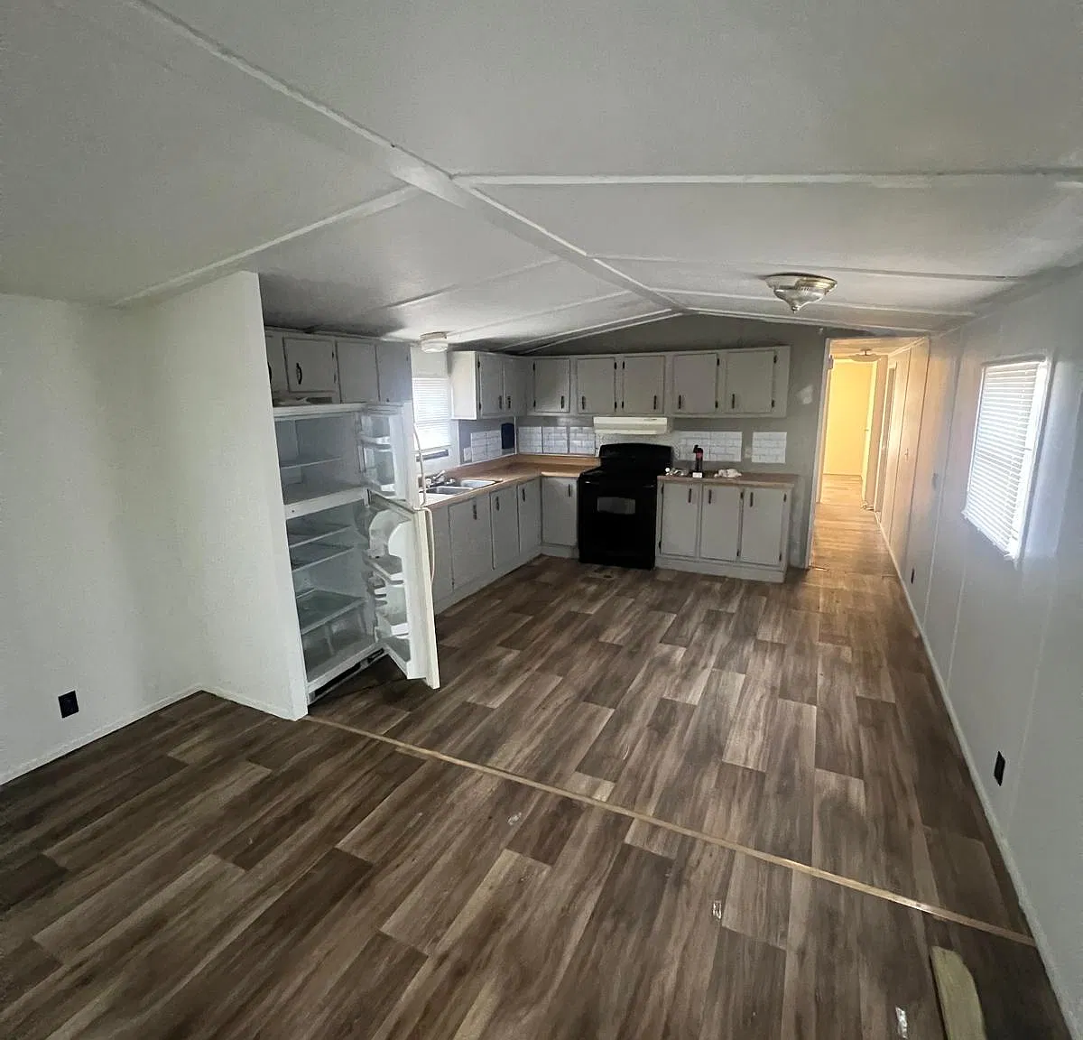 2 bed, 725 sqft, $650 — Photo 1