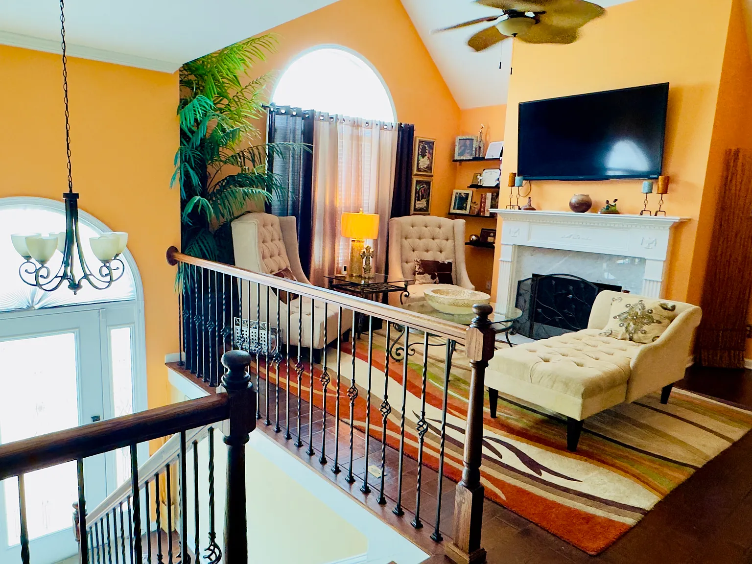 5 bed, 4500 sqft, $900 — Photo 2