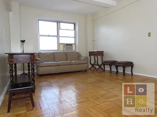 Sold by LoHo Realty | media 2