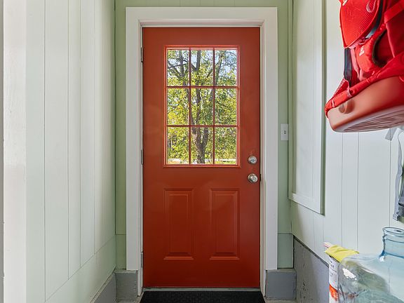 5th image of 1012 Limerick Road