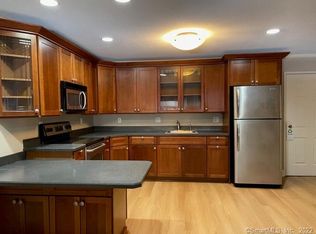 40 Firetown Rd APT 30, Simsbury, CT 06070