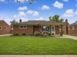 8949 Harrison St, Livonia, MI 48150