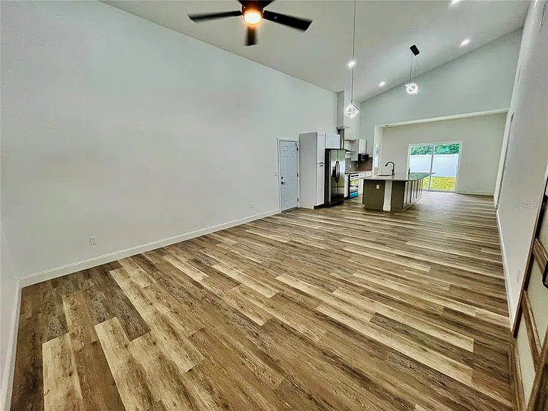 7622 Cypress Dr — Photo 4