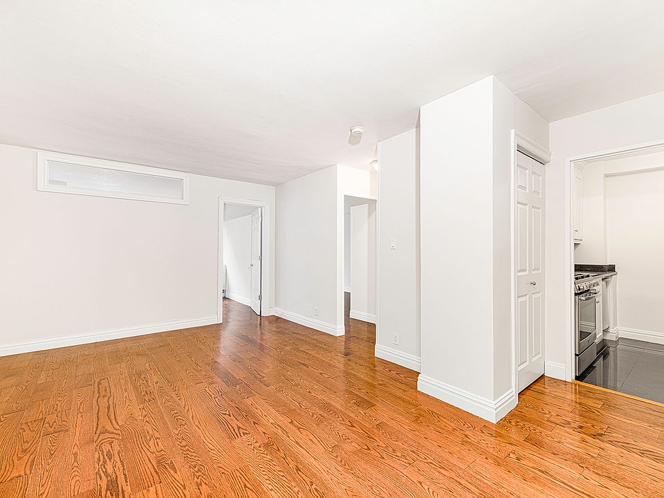 1st image of 330 W 45th St APT 3J