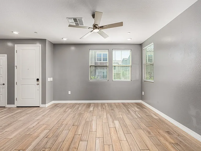 1849 E Chelsea Ln #101 — Photo 7