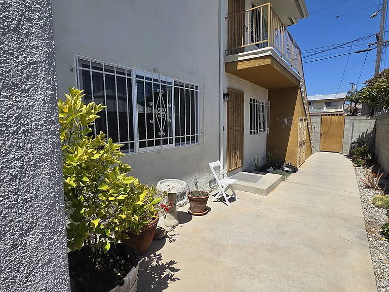 12520 Oxford Ave — Photo 11