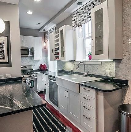 3rd image of 2102 N Leavitt St #878401