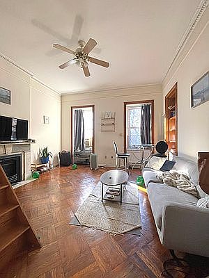 2nd image of 131 W 87th St APT 4A