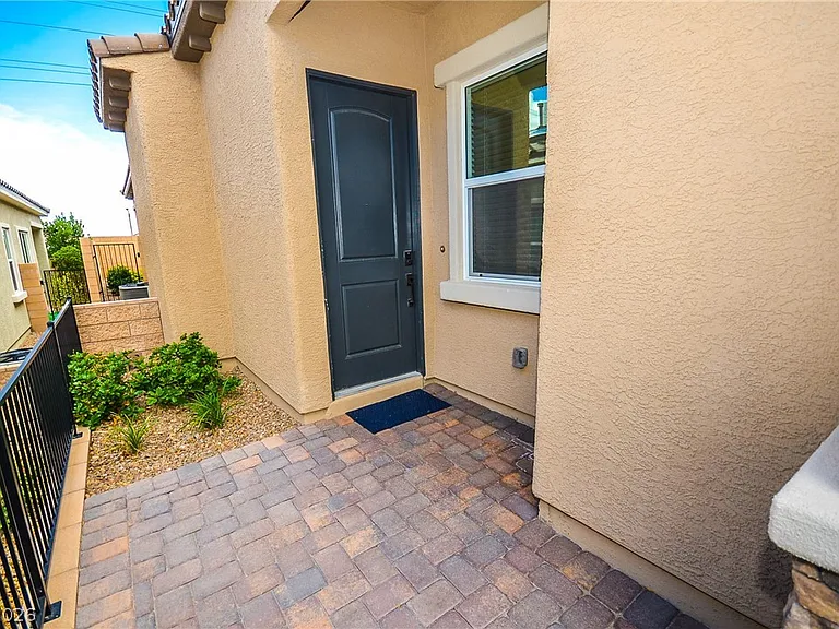8162 Desert Madera St — Photo 4