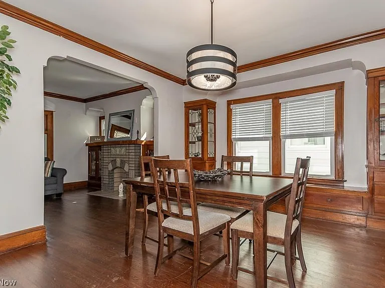 10705 Saint Mark Ave — Photo 11