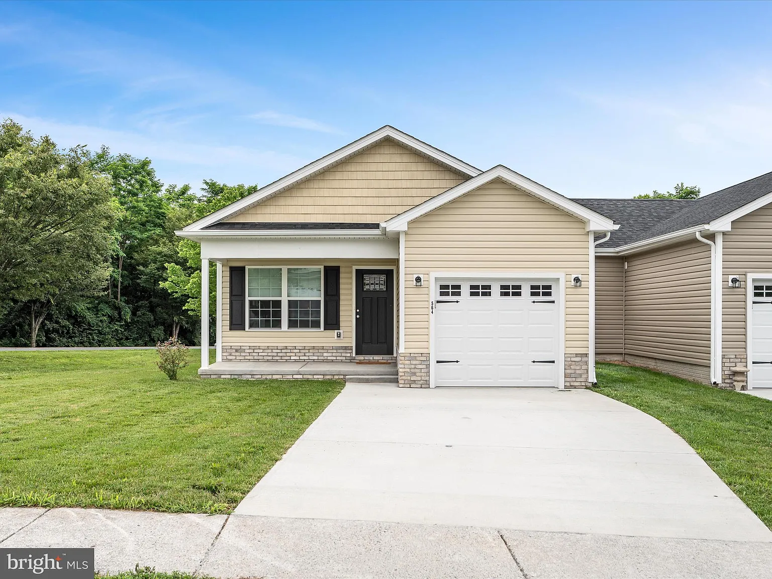 564 Great Oak Ct photo 1