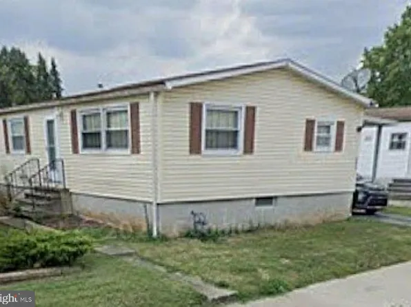303 W Walnut St, Hanover, PA 17331