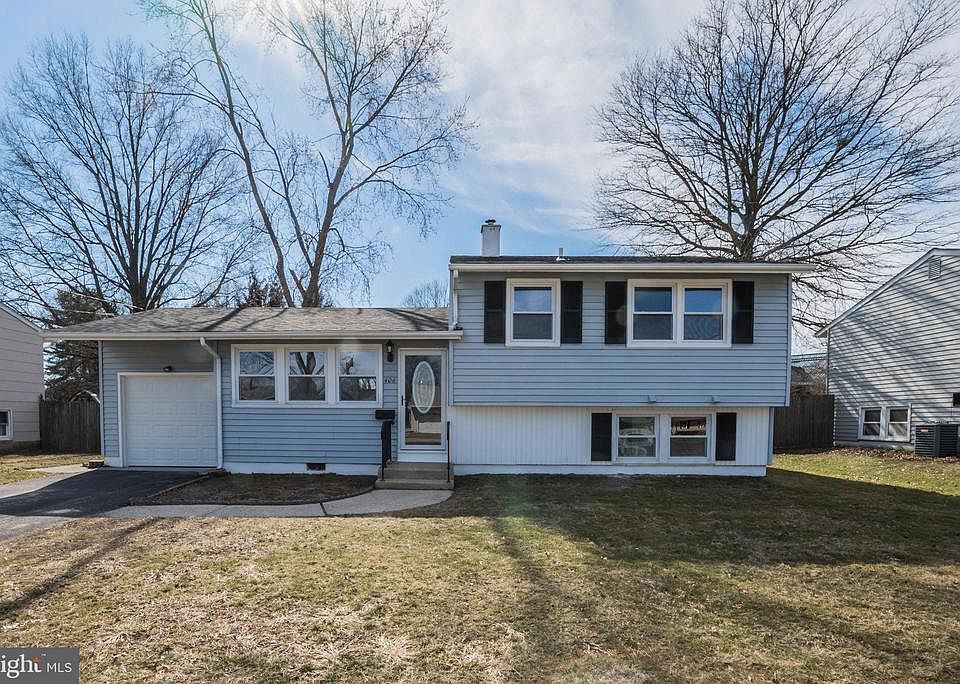 1st image of 406 Hickory Ave