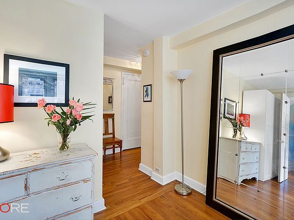 3rd image of 155 E 49th St #10B
