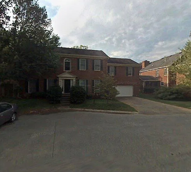 405 Wexford Ct — Photo 1
