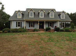 16 Treaty Point Dr, Fountain Inn, SC 29644