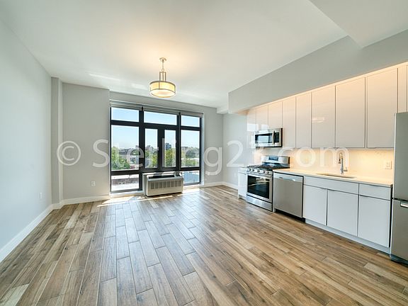 3rd image of 31-12 24th Ave #C4