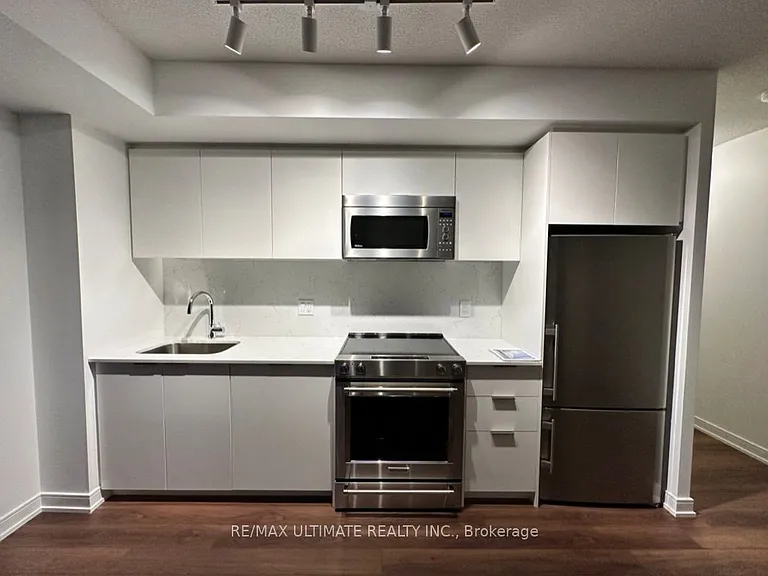 30 Samuel Wood Way #1902 — Photo 2