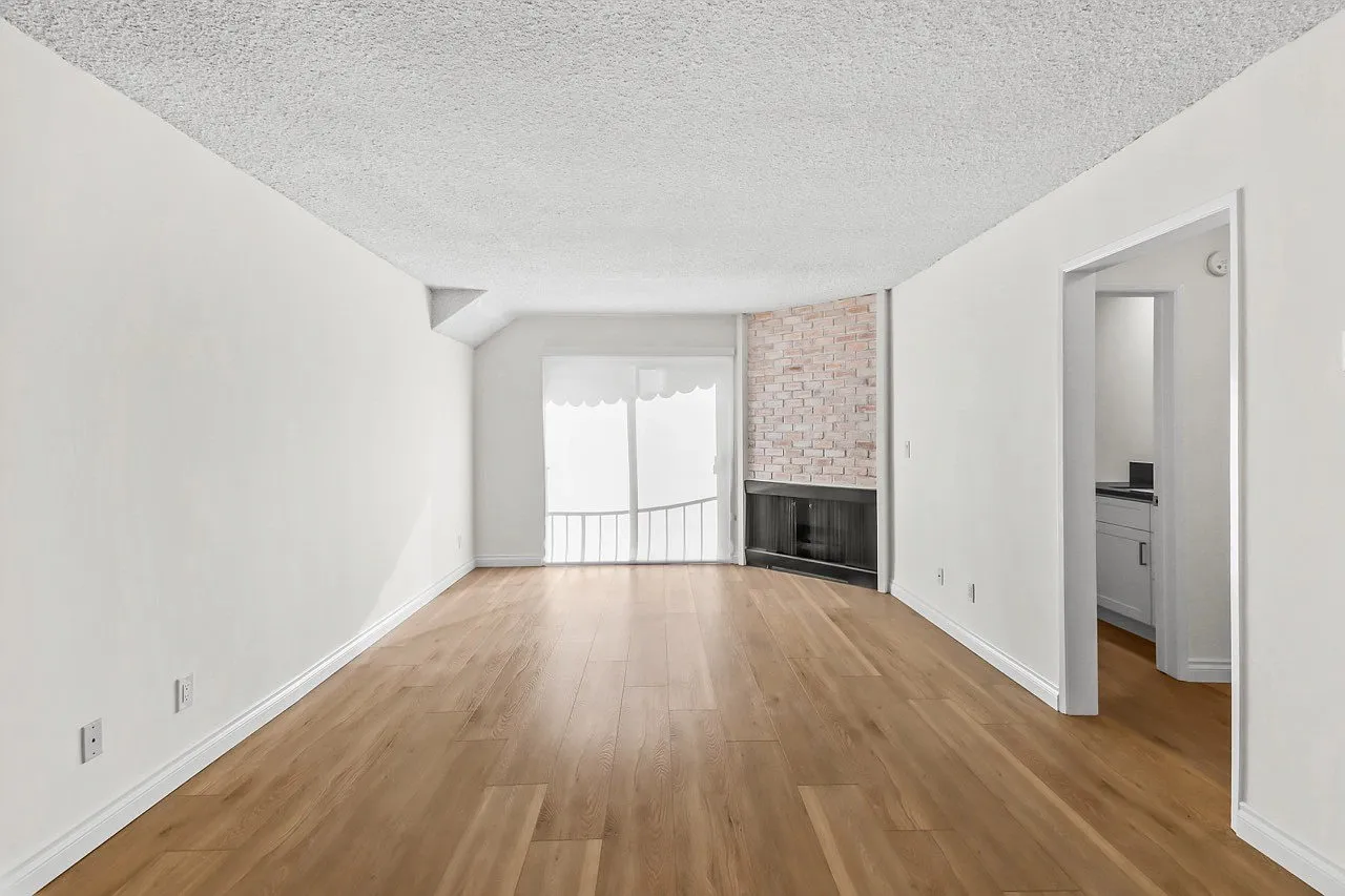 2 bed, 2.0 bath, $2,995 — Photo 2