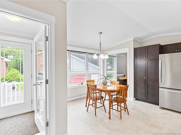 4th image of 70 Birch St