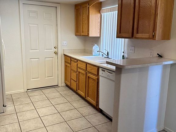 5th image of 3350 Tomahawk Dr APT 1