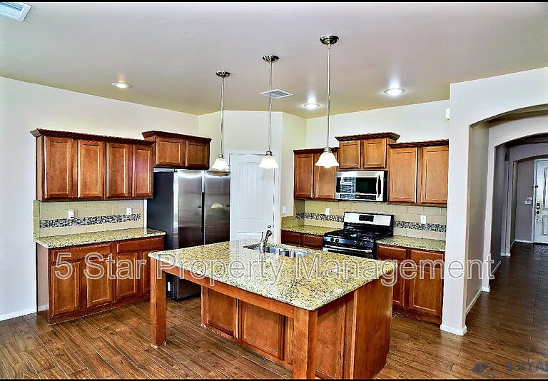 2200 Willie Mier St — Photo 12