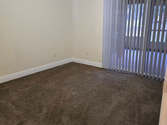 5th image of 731 N Vermeer Way